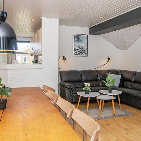 10 Person Holiday Home In Juelsminde Sonderby  ภายนอก รูปภาพ