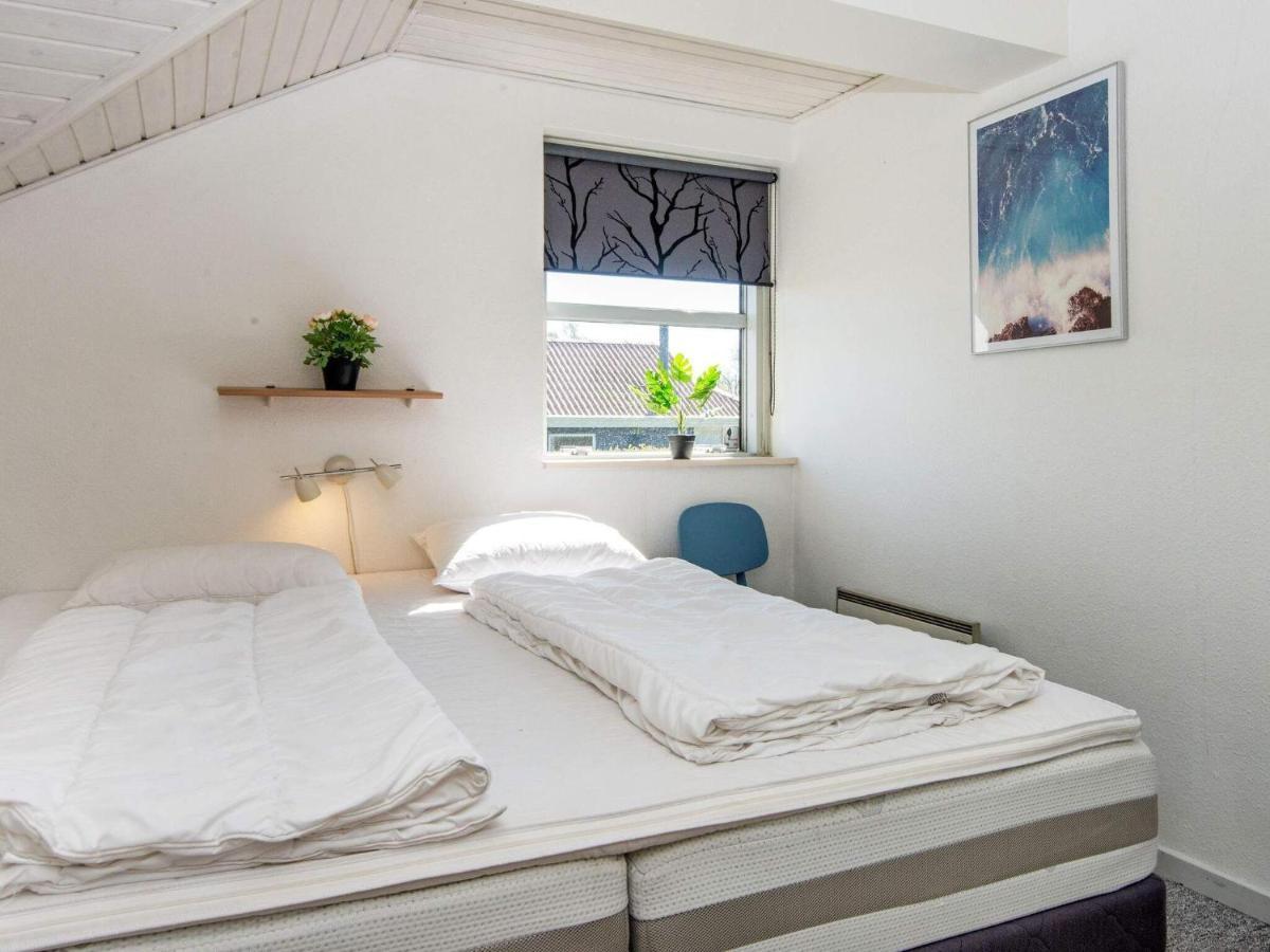 10 Person Holiday Home In Juelsminde Sonderby  ภายนอก รูปภาพ