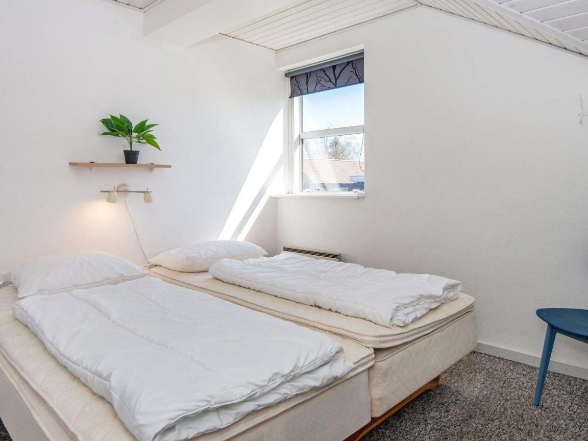10 Person Holiday Home In Juelsminde Sonderby  ภายนอก รูปภาพ