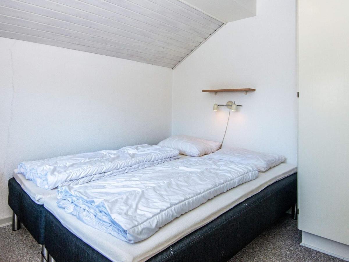 10 Person Holiday Home In Juelsminde Sonderby  ภายนอก รูปภาพ