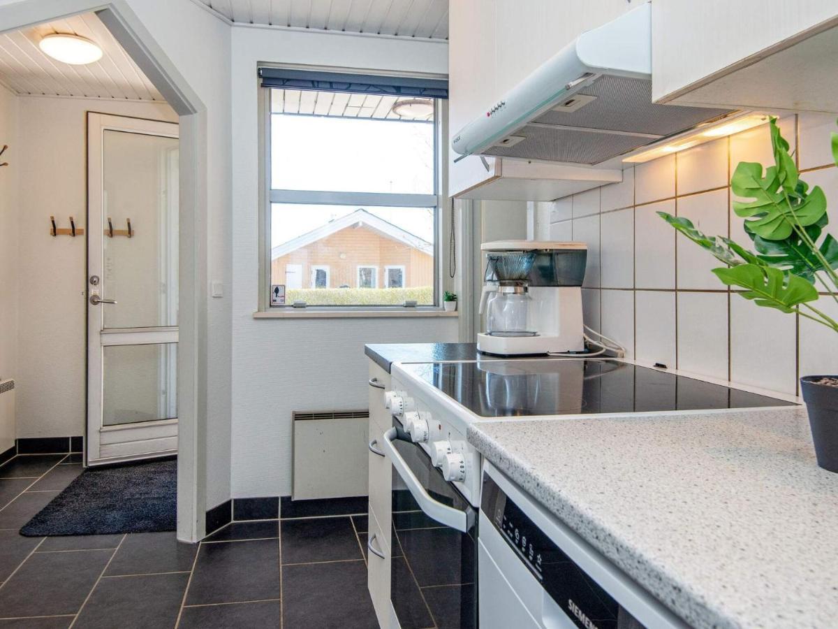 10 Person Holiday Home In Juelsminde Sonderby  ภายนอก รูปภาพ